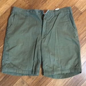 St John’s Bay men’s shorts size 40